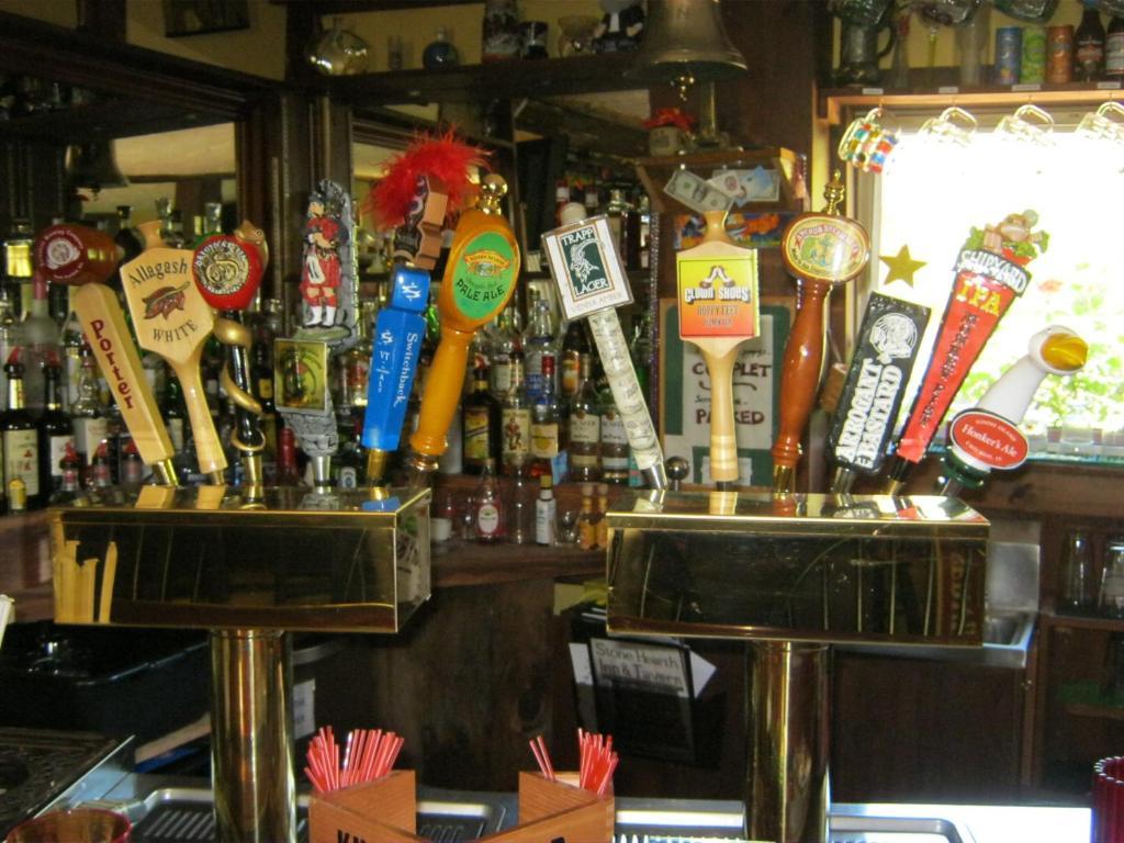 Stone Hearth Inn And Eatery Chester エクステリア 写真